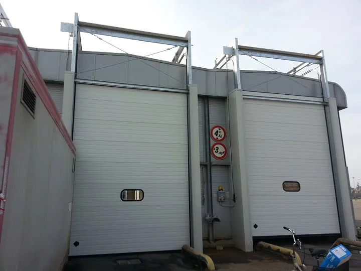 PORTE SEZIONALI AD "INGOMBRO ESTERNO"